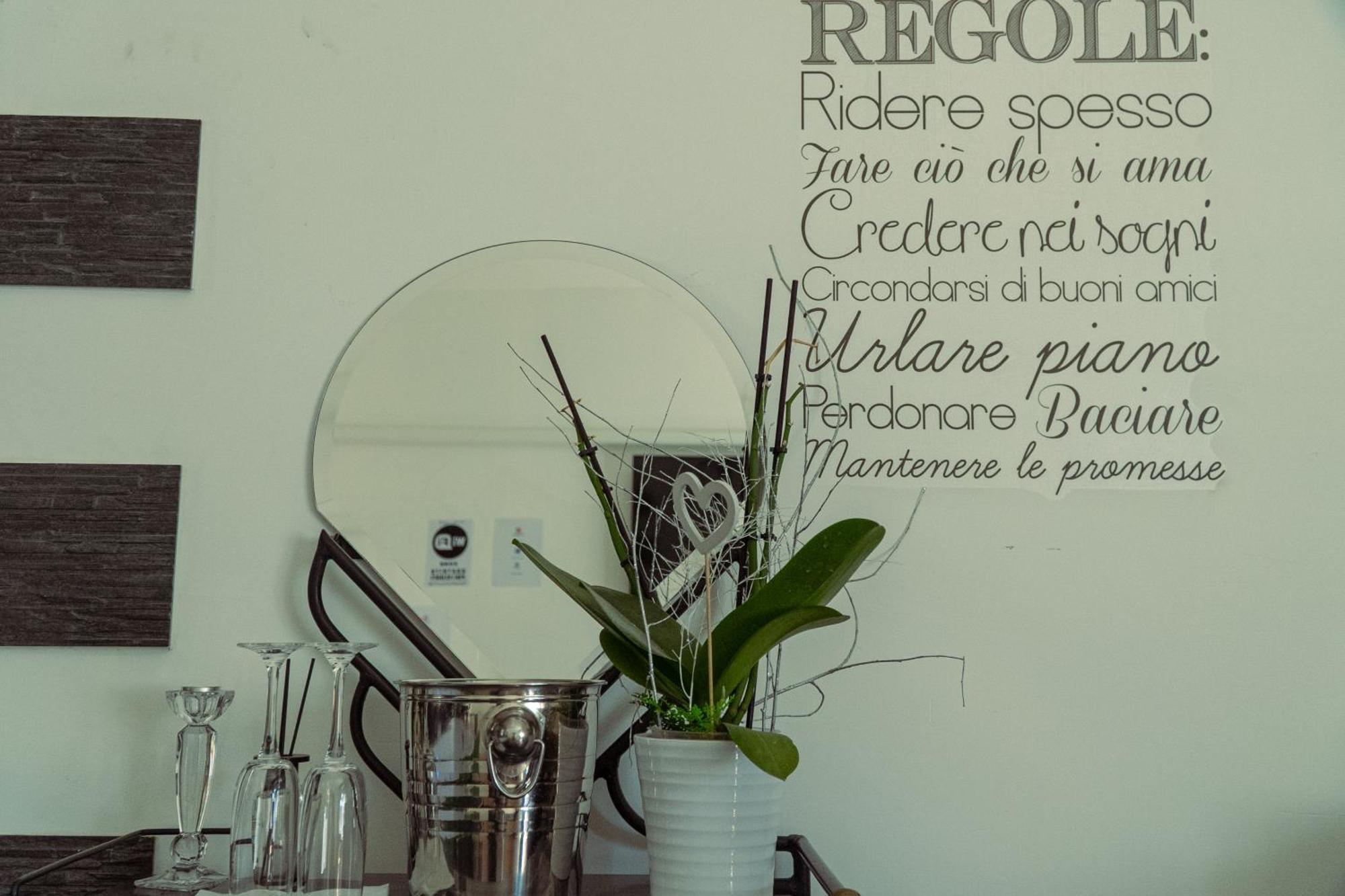 Palmina'S Apartments Brindisi Ngoại thất bức ảnh